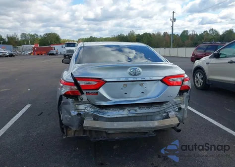 2018 Toyota Camry Le z USA, uszkodzony, nr VIN 4T1B11HK8JU531115